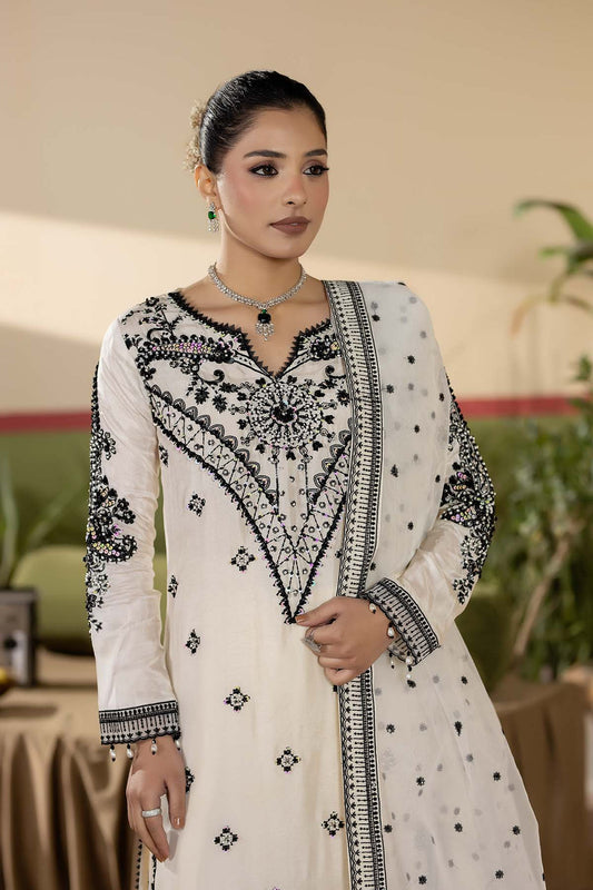 Maryams Pearl Grace Style — Mairaz Three-Piece Suit
