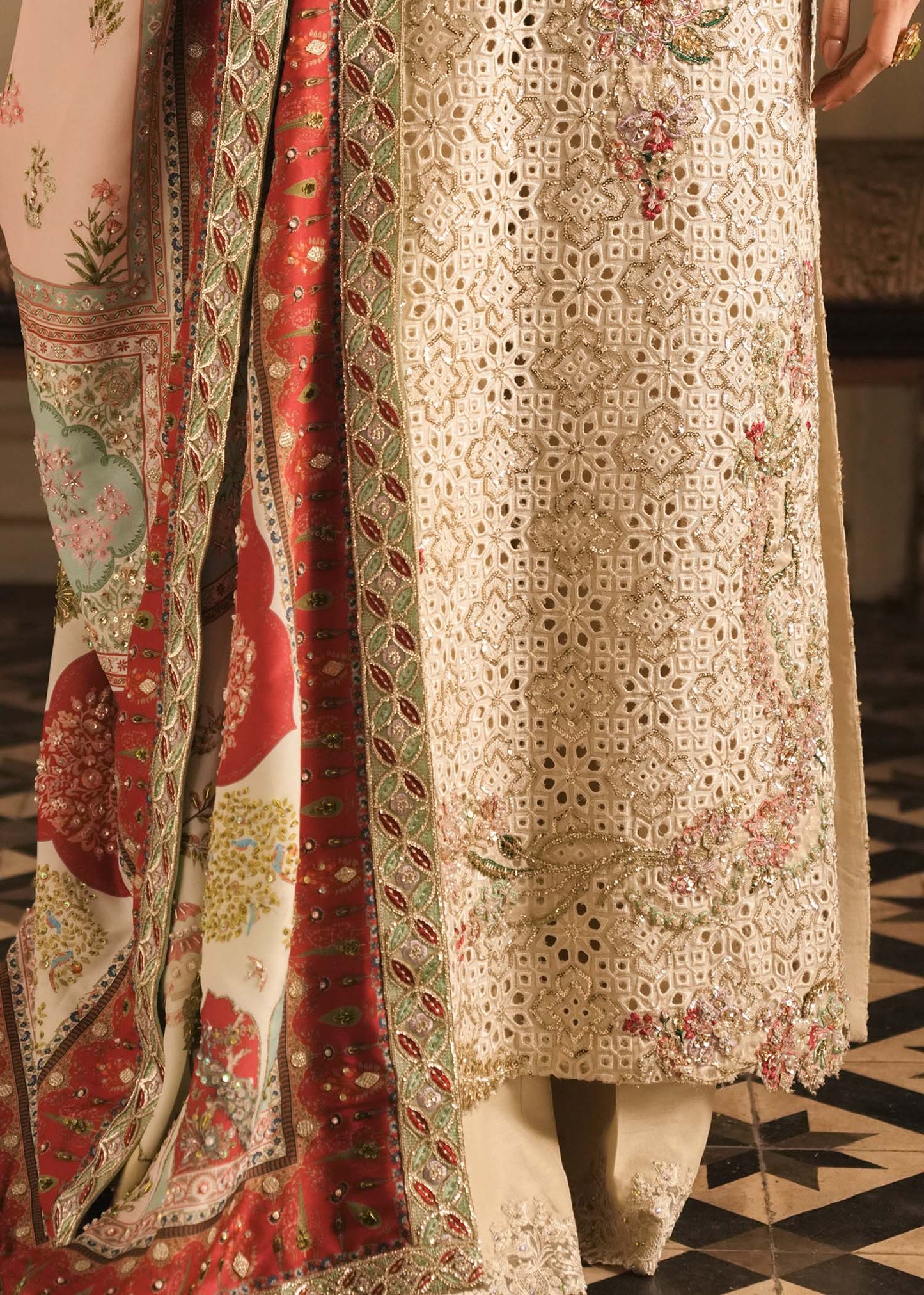 Saira Shakira Gilded style — Mairaz Ivory Kurta Set reference, view 10 of 10