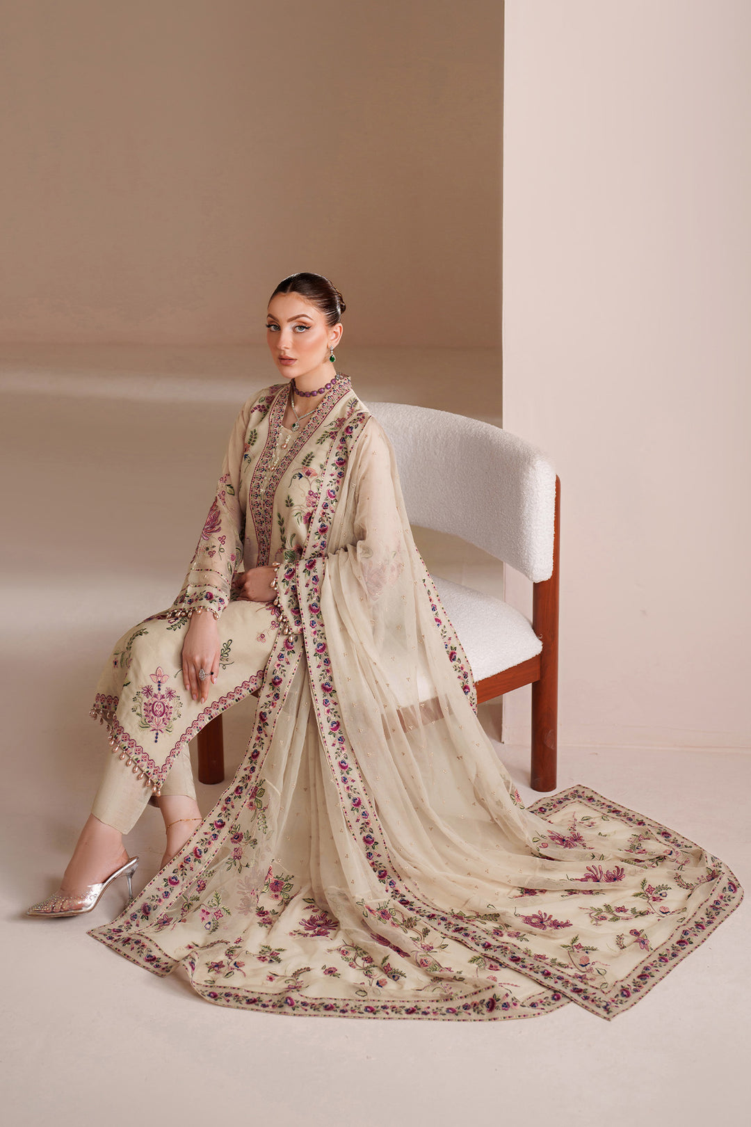Alizeh Victoria Style — Mairaz Three-Piece Suit