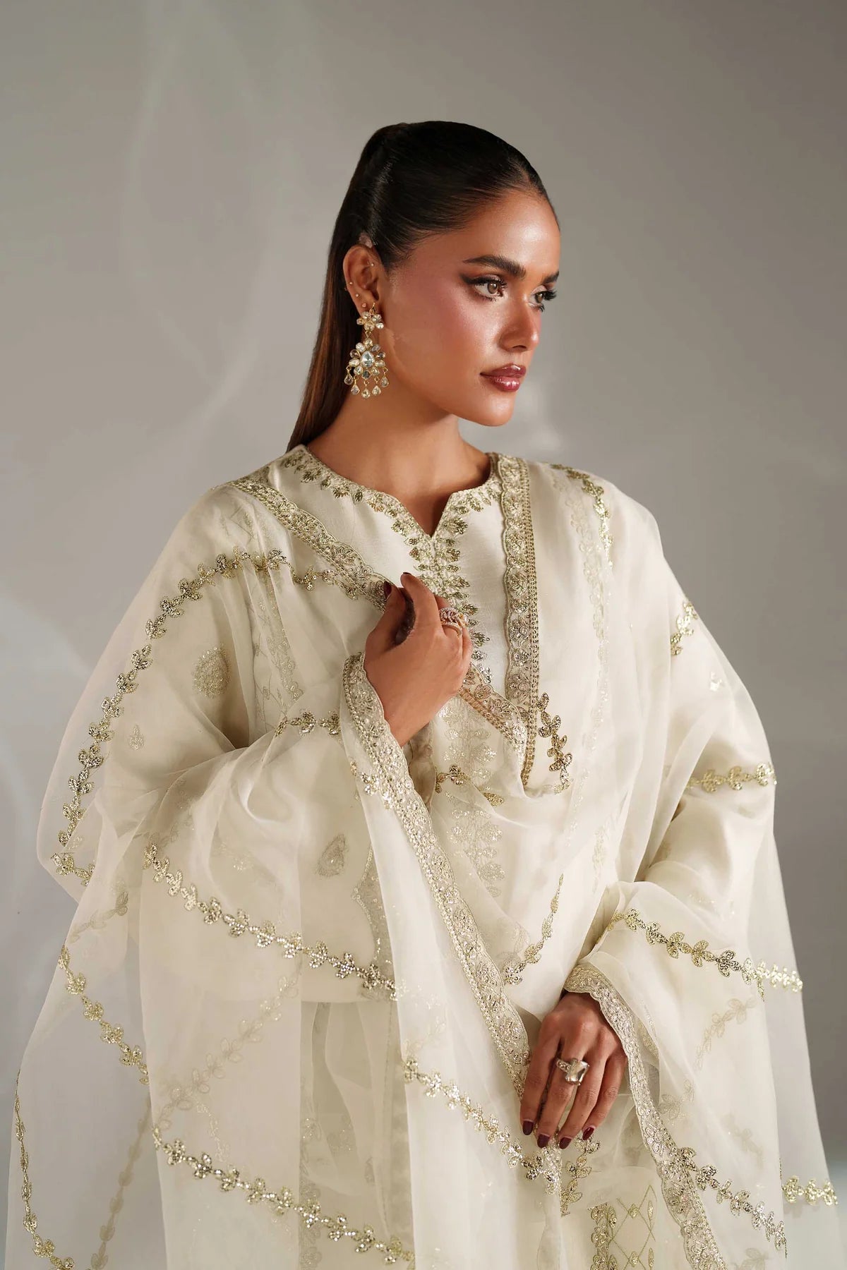 Akbar Aslam Ruqai style — Mairaz Korean silk three-piece suit reference, view 5 of 5