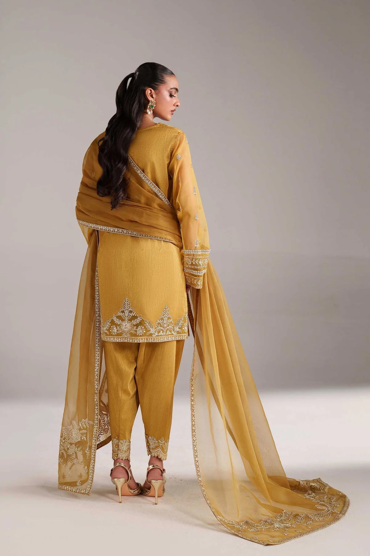 Akbar Aslam Paree style — Mairaz Korean silk three-piece suit reference, view 5 of 5