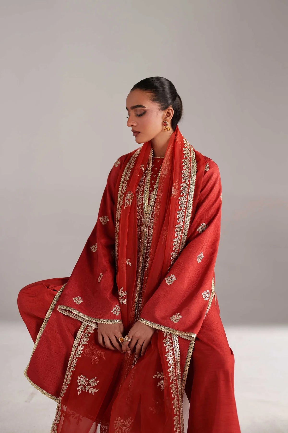 Akbar Aslam Laleh style — Mairaz Korean silk three-piece suit reference, view 4 of 4