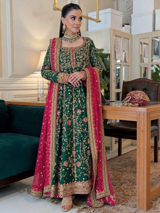 Aimen Style, full outfit view 2