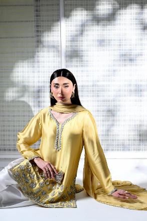 Huma Mistry Butter Radiance Style seated look