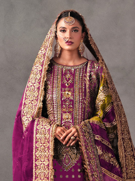 Lajoo style magenta bridal outfit neckline, gold embellishment and dupatta border detail
