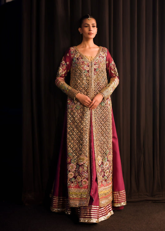 Souchaj – Dilara Style full-length studio front view