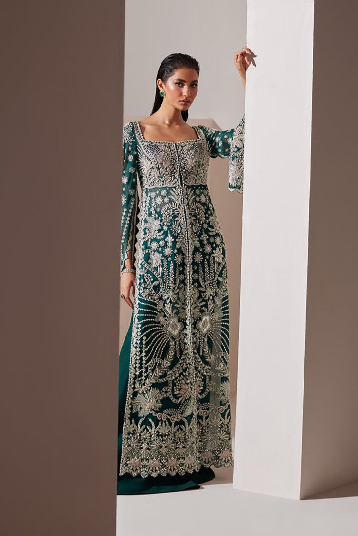 Soraya Luxe style — Mairaz emerald green gown reference, view 1 of 5