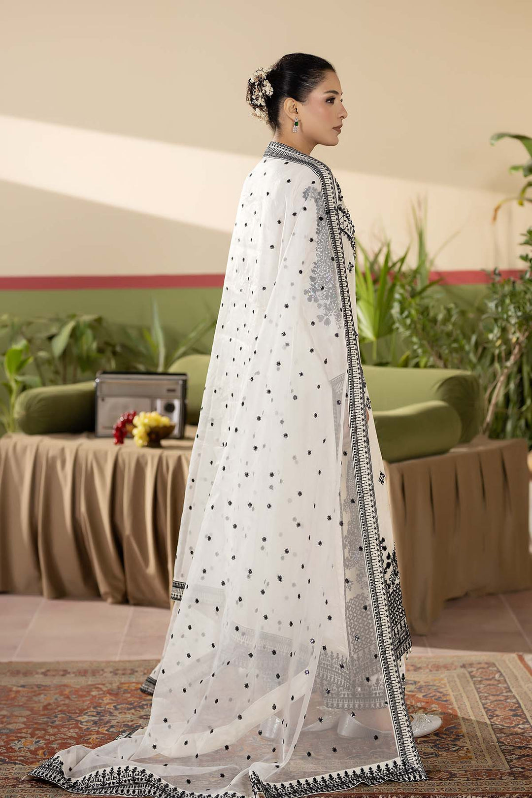 Maryams Pearl Grace Style — Mairaz Three-Piece Suit