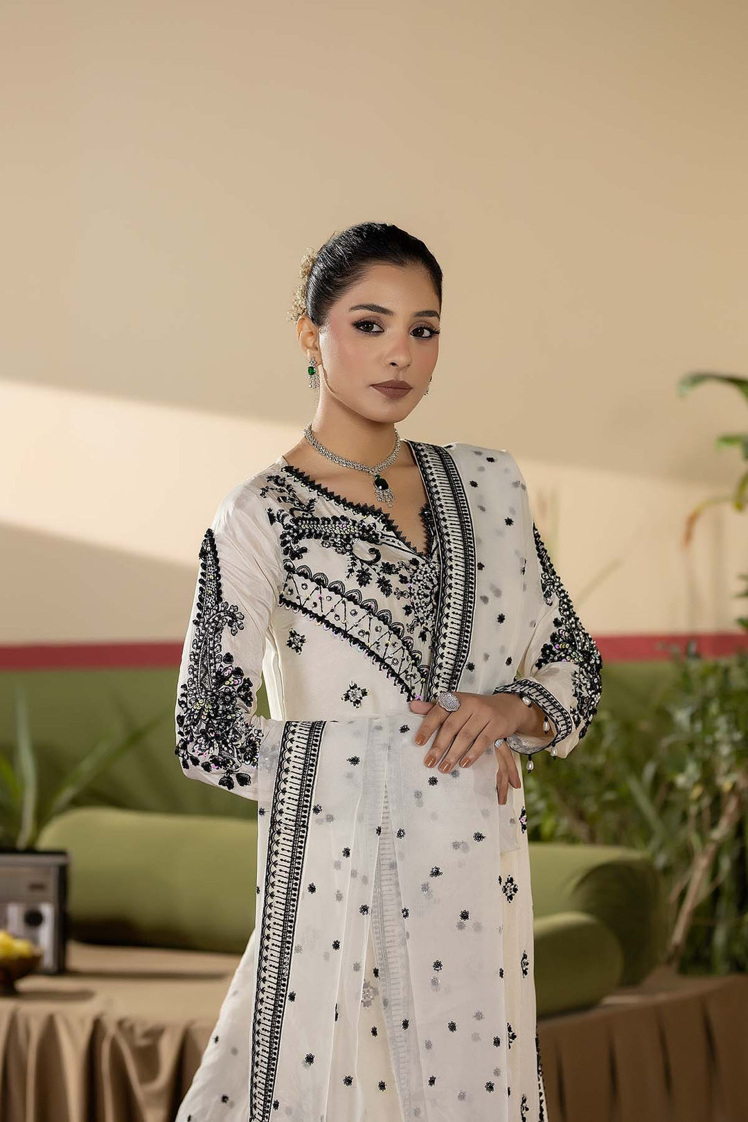 Maryams Pearl Grace Style — Mairaz Three-Piece Suit