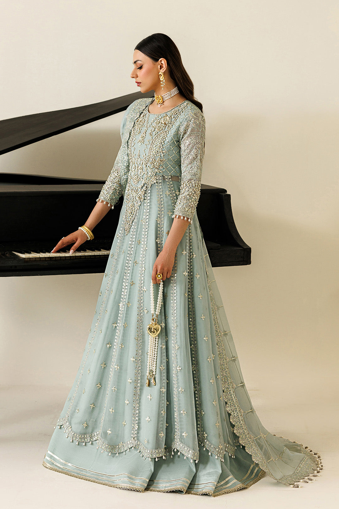 Alizeh Sinoor Style — Mairaz Three-Piece Suit