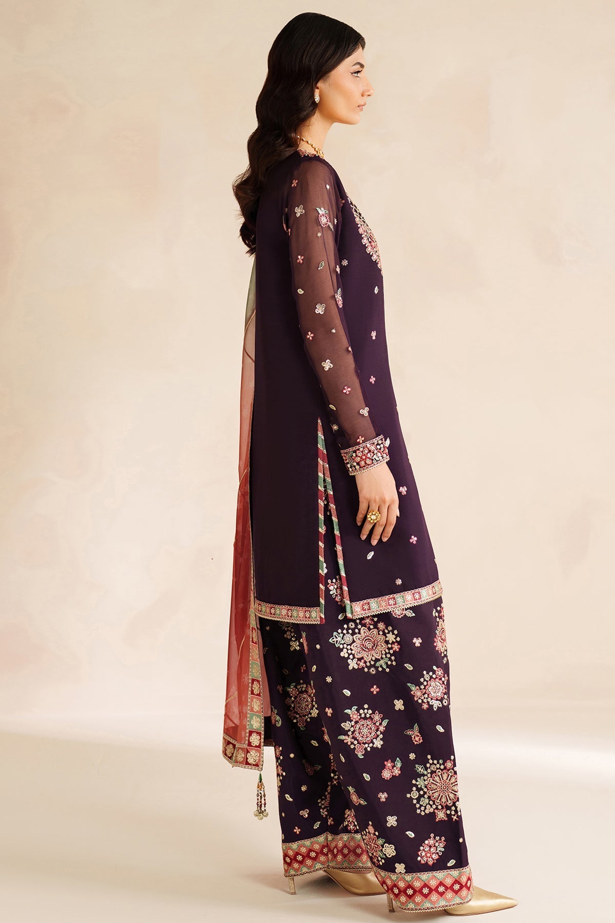 Farasha Rosette Glow Style — Mairaz Three-Piece Suit