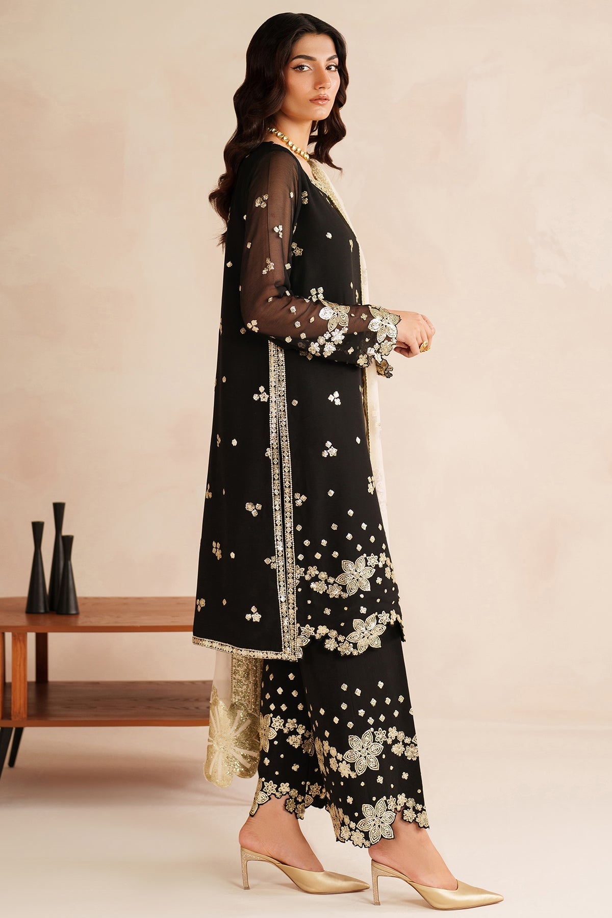 Farasha Gold Shadow Style — Mairaz Three-Piece Suit
