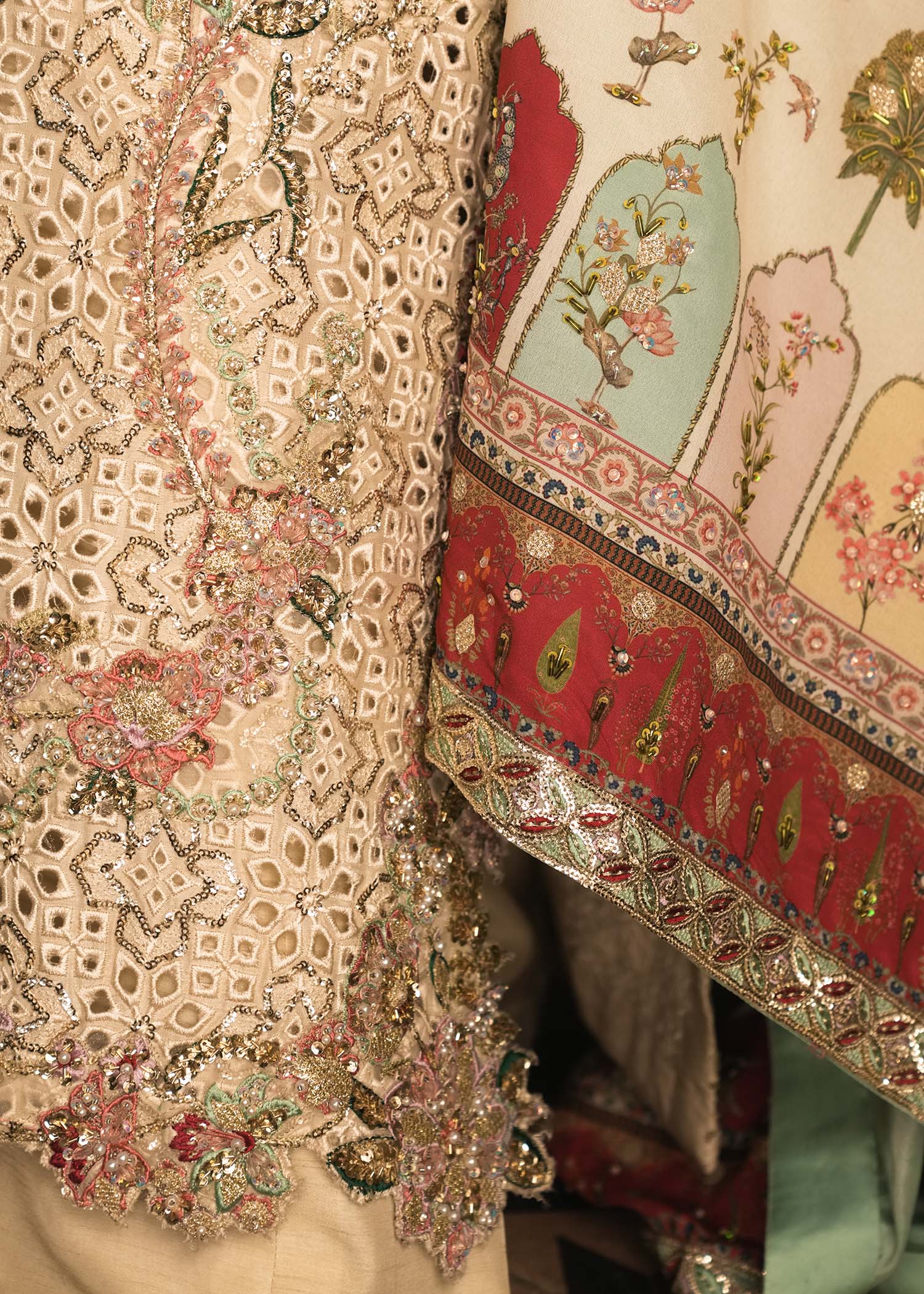 Saira Shakira Gilded style — Mairaz Ivory Kurta Set reference, view 6 of 10