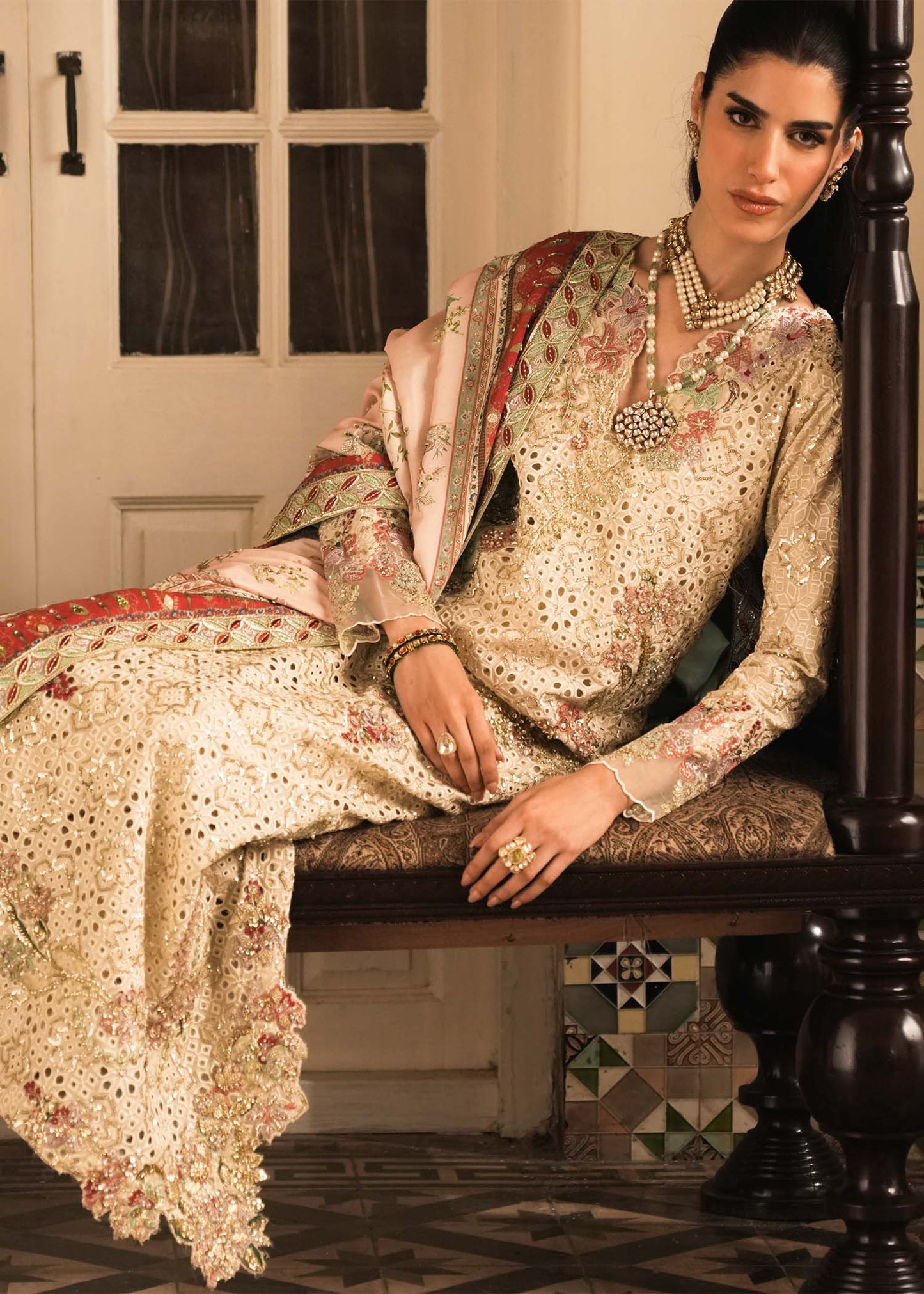 Saira Shakira Gilded style — Mairaz Ivory Kurta Set reference, view 8 of 10