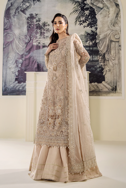 Saad Shaikh Lilliana Style — Mairaz Off-White Three-Piece Suit