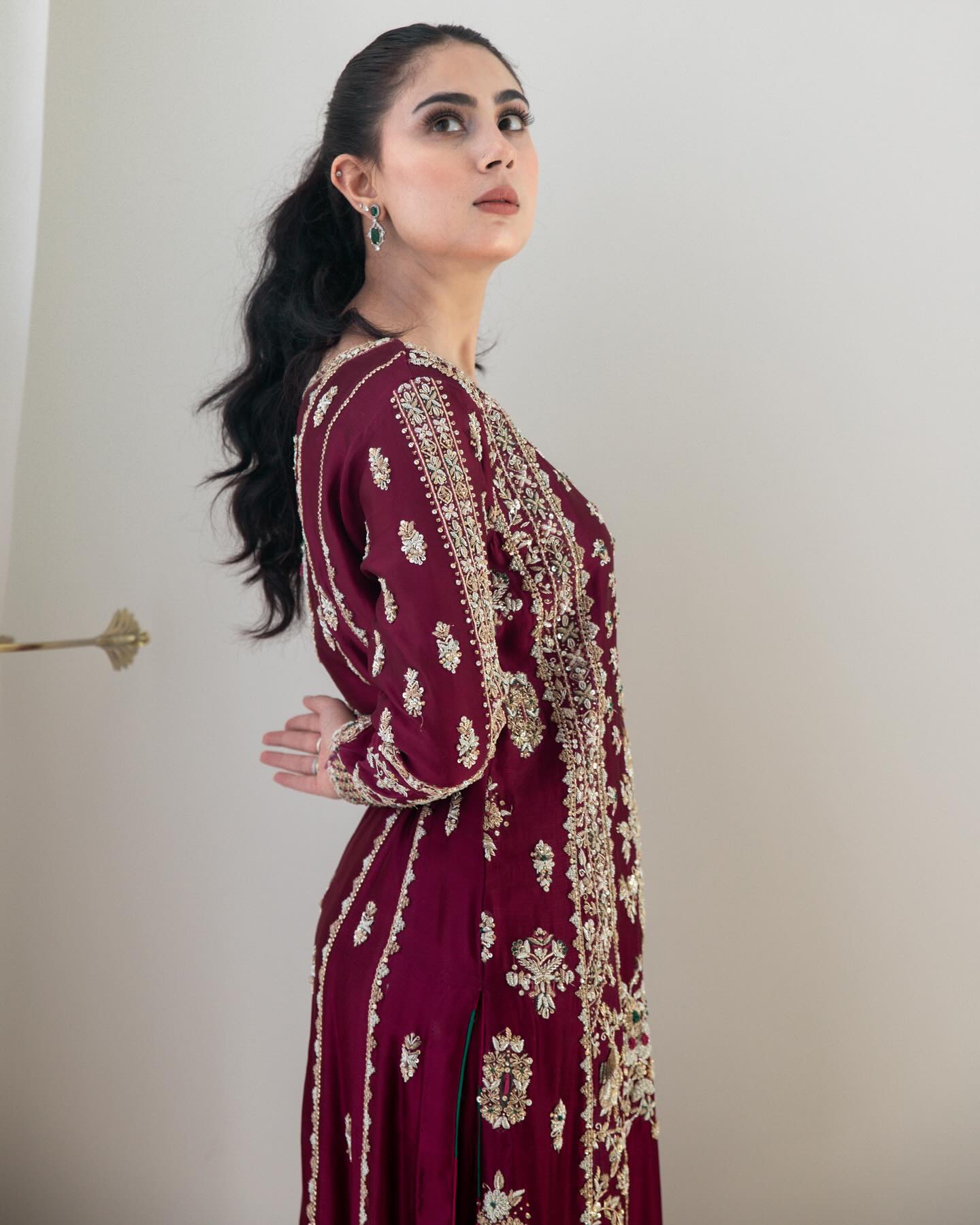 Waqar Asghar Mah-e-Gul style — Mairaz deep maroon three-piece suit reference, view 4 of 4