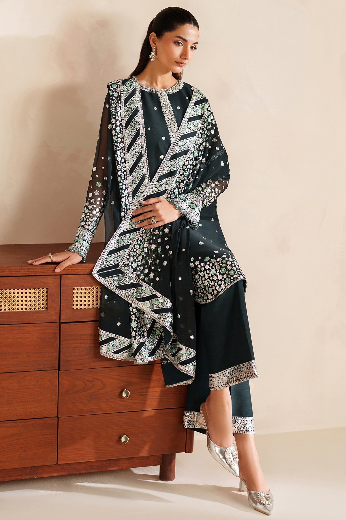 Farasha Dawn Mist Style — Mairaz Three-Piece Suit