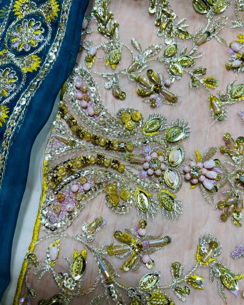 Faiza Saqlain Mahveen Style — Mairaz Yellow & Golden Lehenga