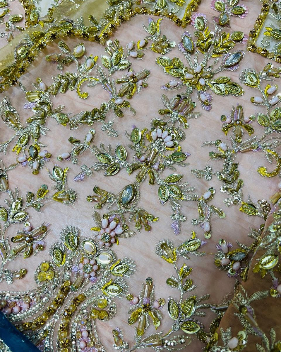 Faiza Saqlain Mahveen Style — Mairaz Yellow & Golden Lehenga
