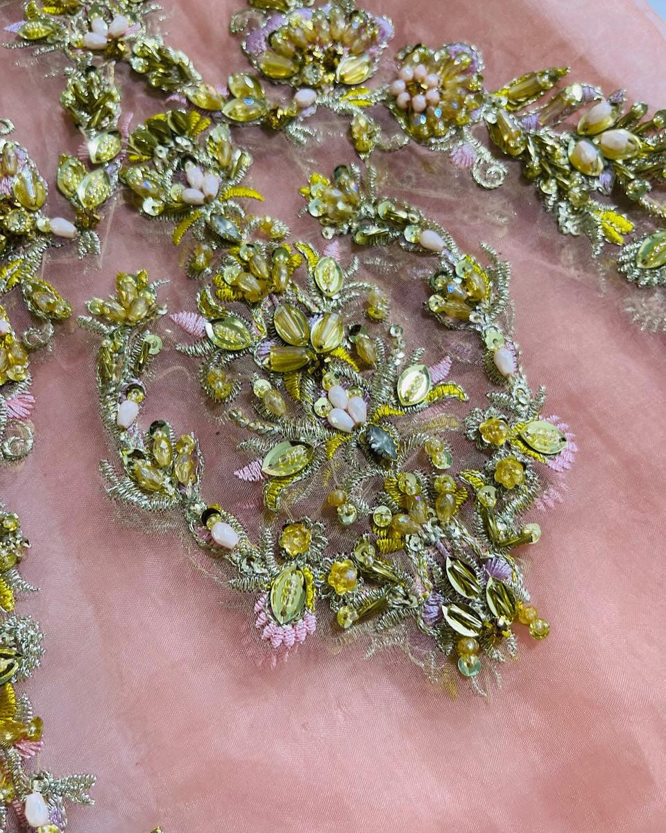Faiza Saqlain Mahveen Style — Mairaz Yellow & Golden Lehenga