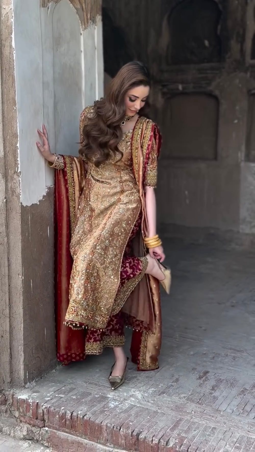 Haris Shakeel – Meerub Style, full outfit view 3