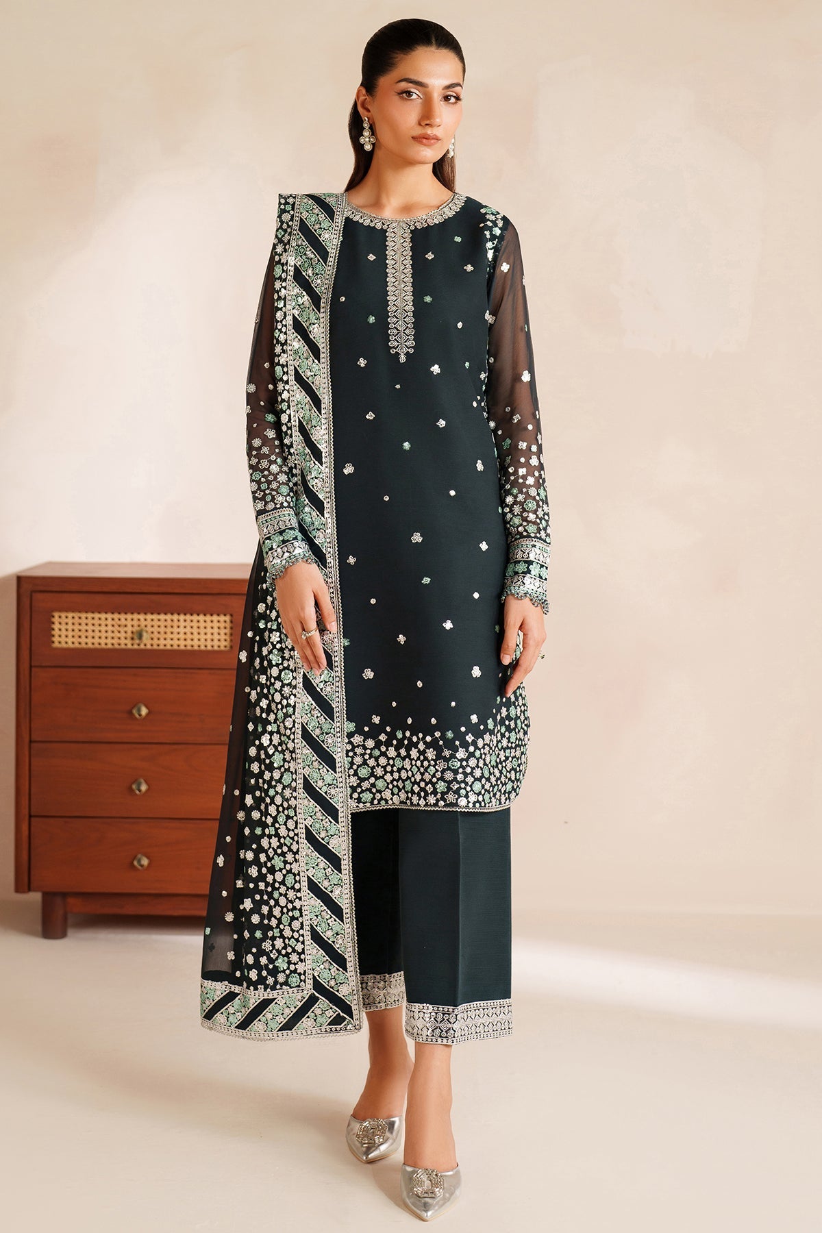 Farasha Dawn Mist Style — Mairaz Three-Piece Suit