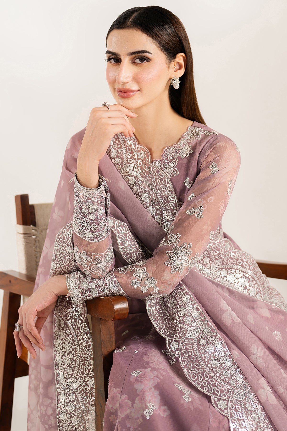 Farasha Rosy Spark Style — Mairaz Three-Piece Suit