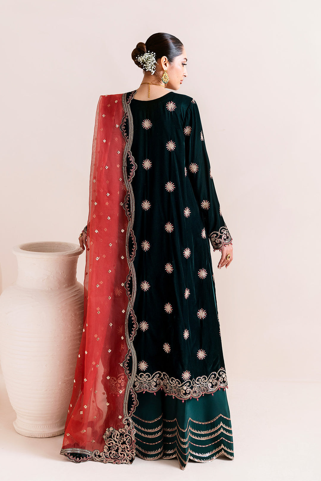 Alizeh Kiswa Style — Mairaz Three-Piece Suit