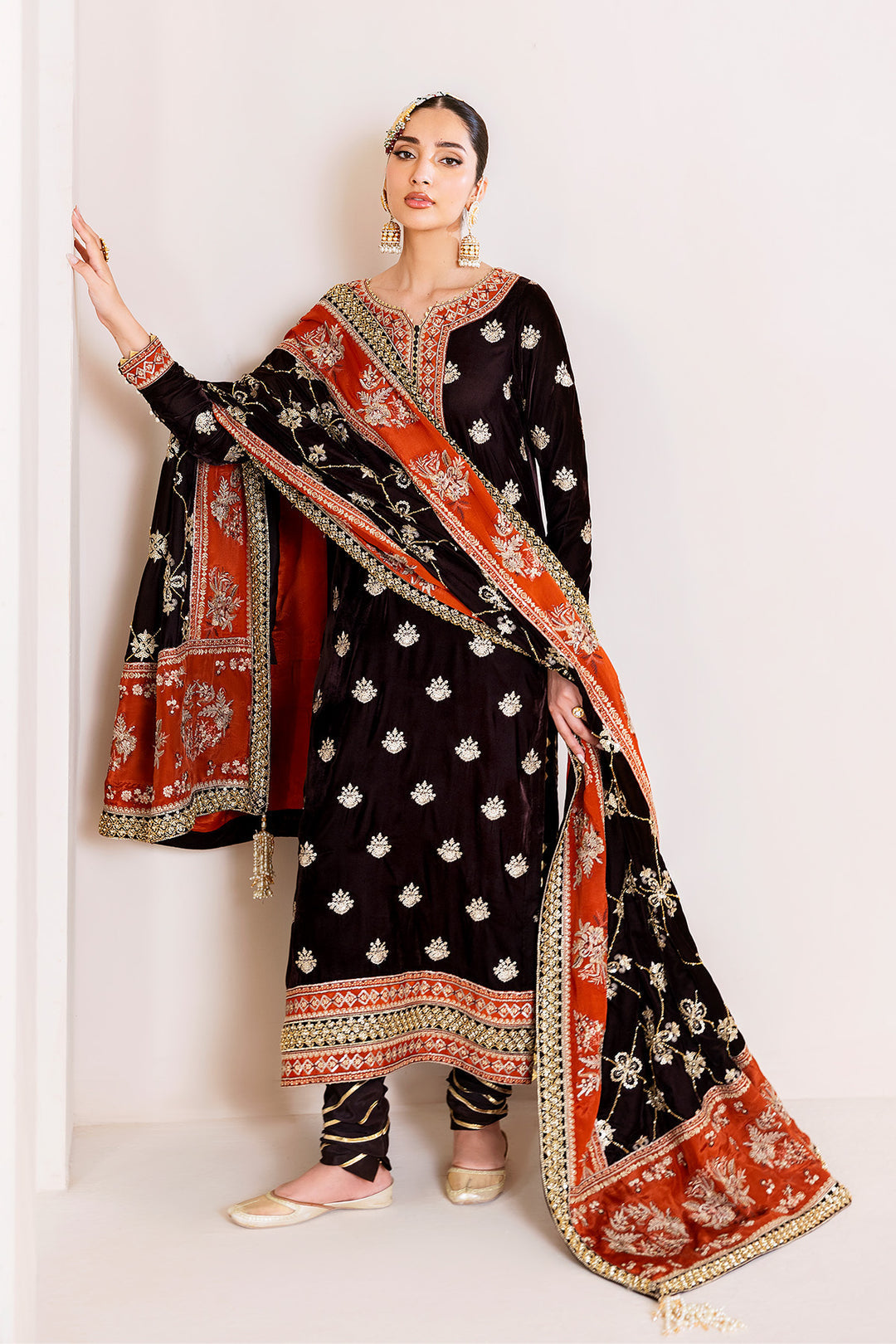 Alizeh Sabaat Style — Mairaz Three-Piece Suit