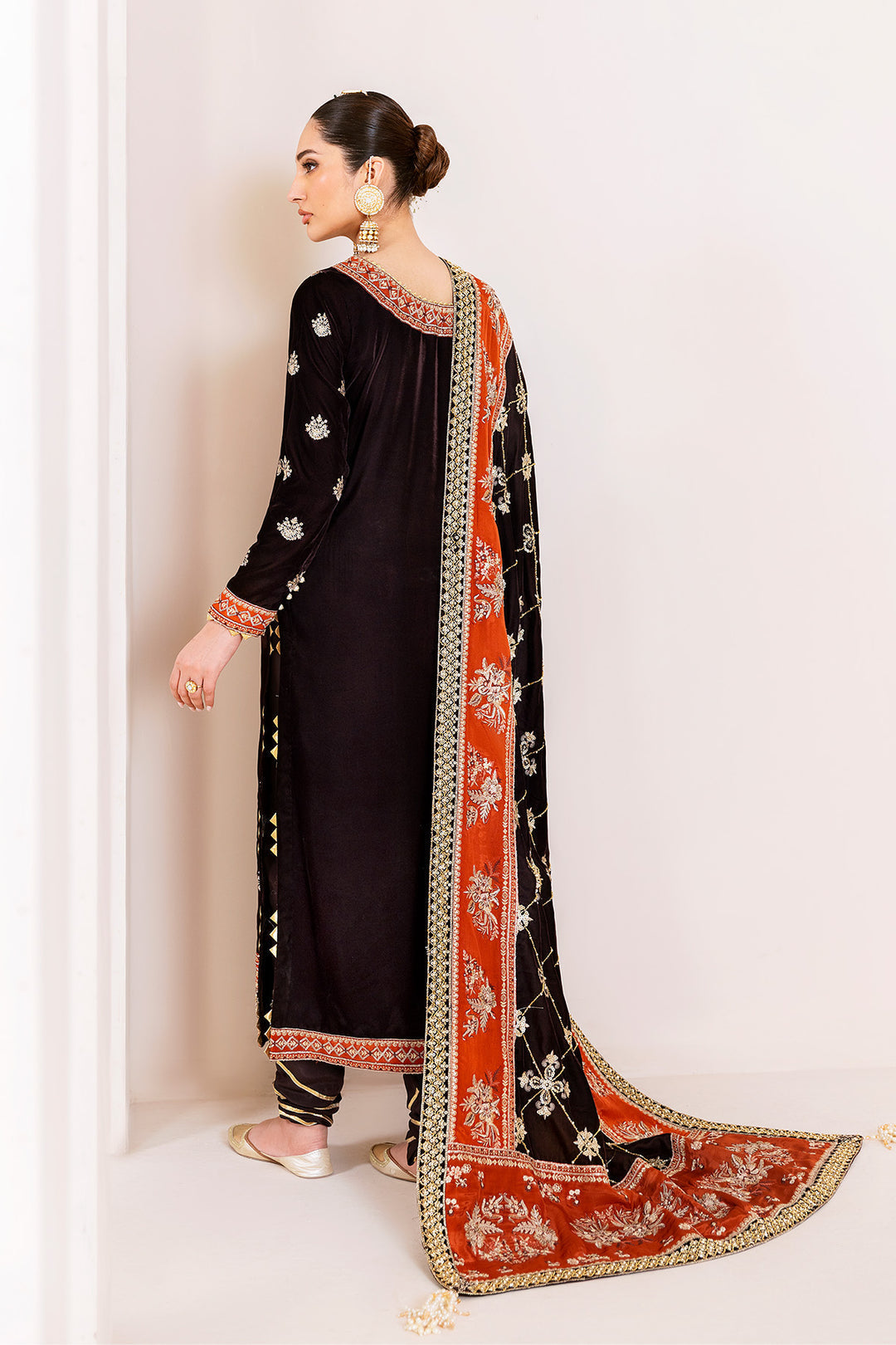 Alizeh Sabaat Style — Mairaz Three-Piece Suit