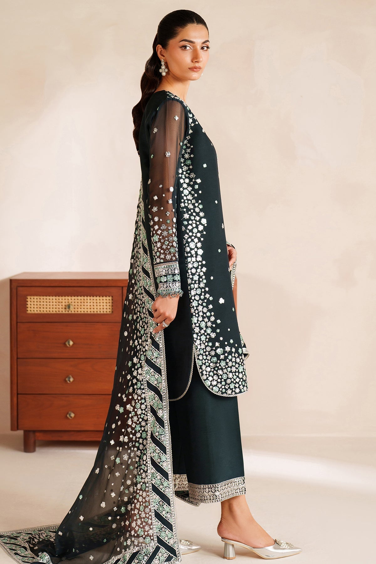 Farasha Dawn Mist Style — Mairaz Three-Piece Suit