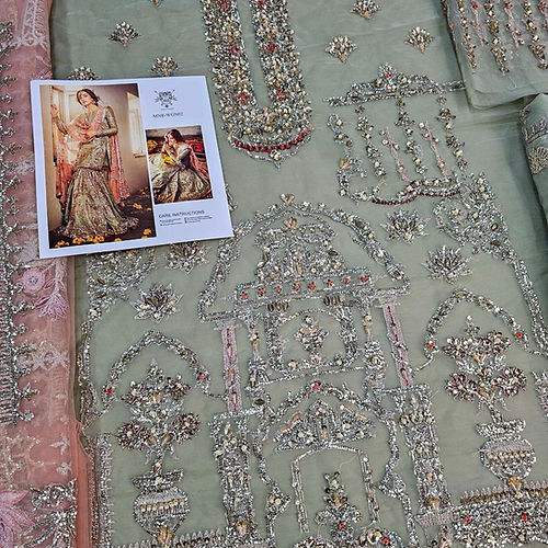 Mohsin Naveed Ranjha Zamrud style — Mairaz green gharara set reference, view 6 of 11