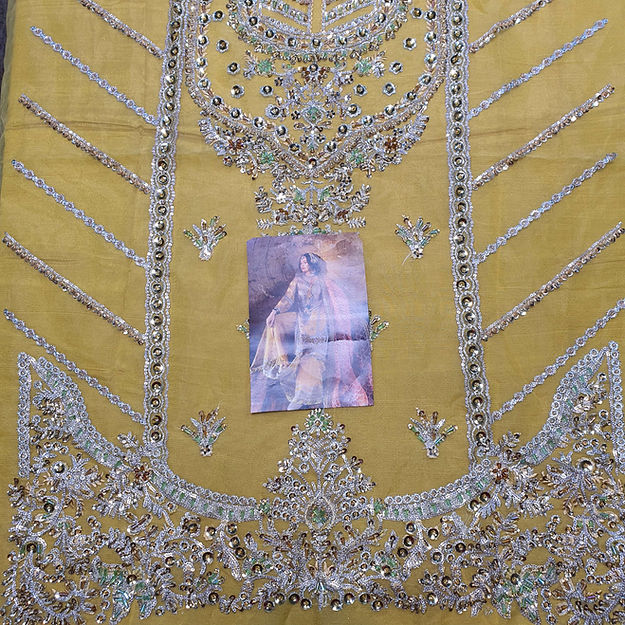Sobia Nazir Nayab Style — Mairaz Three-Piece Suit