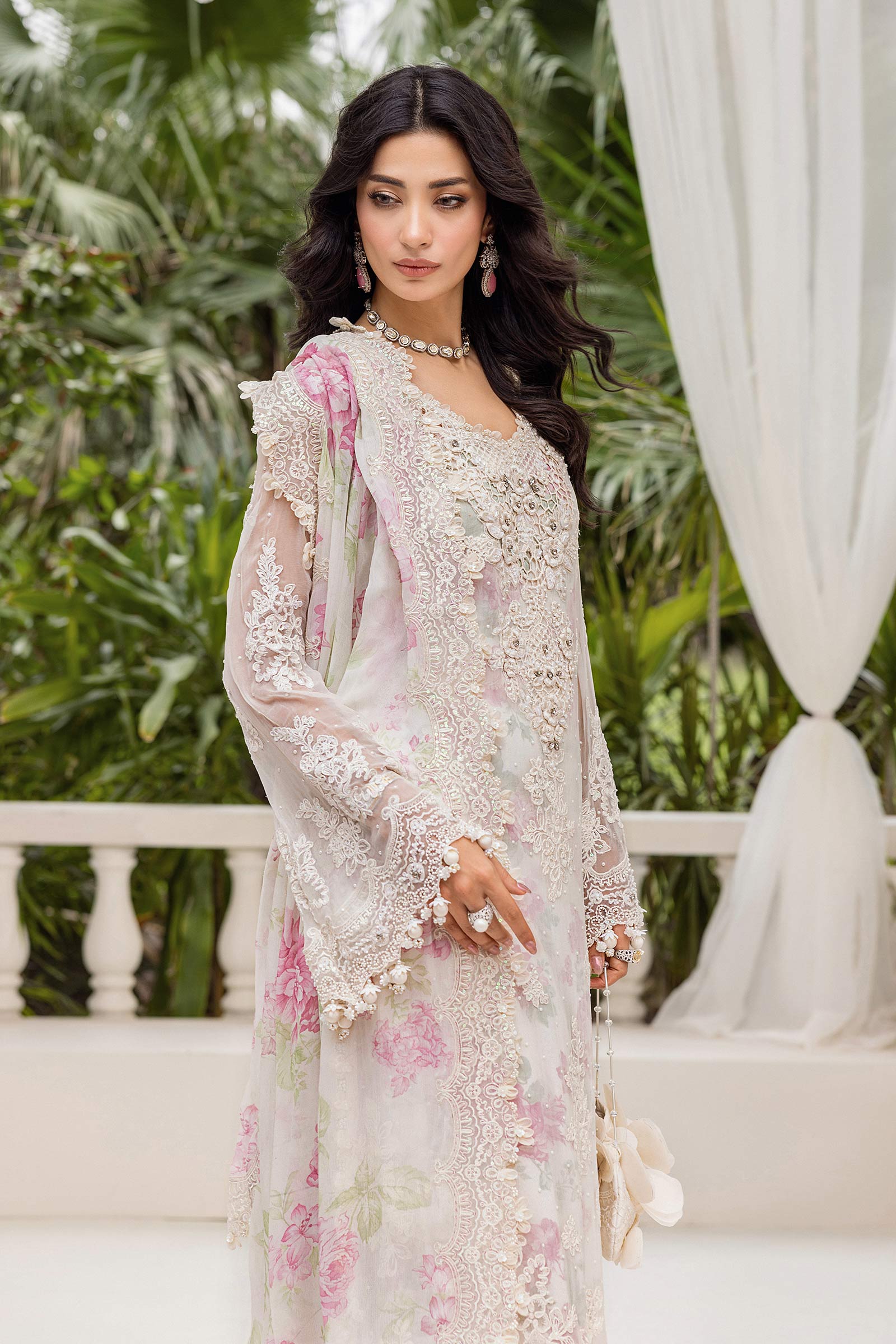 Maria.B – MPC-25-101 Off White Rose Style — Mairaz reproduction, close-up detail, image 2 of 10