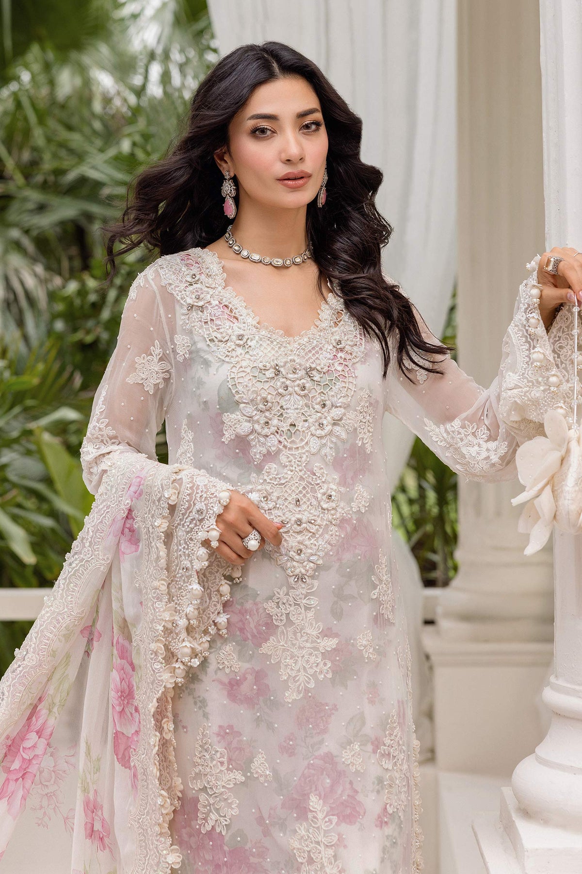 Maria.B – MPC-25-101 Off White Rose Style — Mairaz reproduction, close-up detail, image 3 of 10