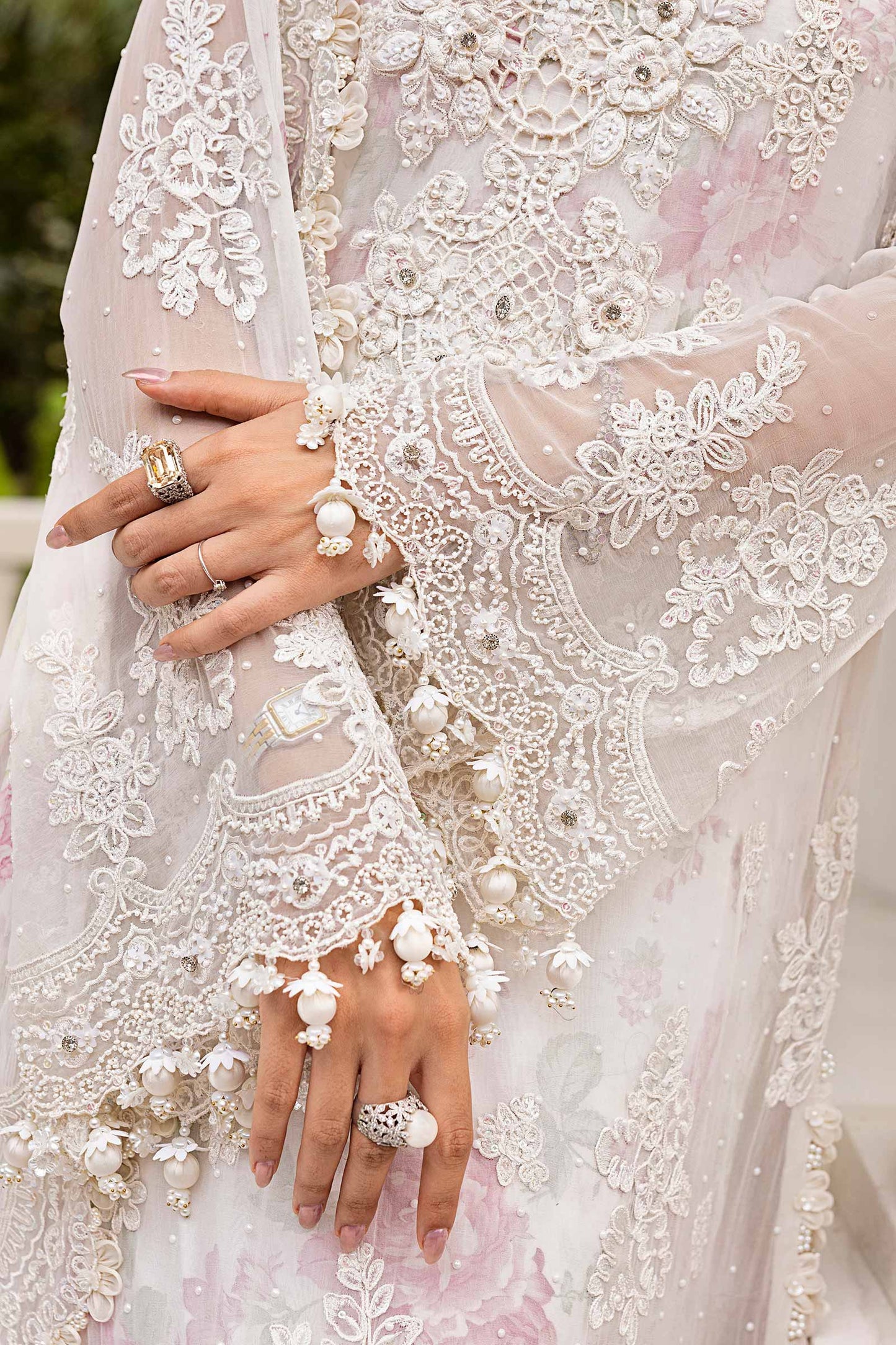 Maria.B – MPC-25-101 Off White Rose Style — Mairaz reproduction, close-up detail, image 6 of 10