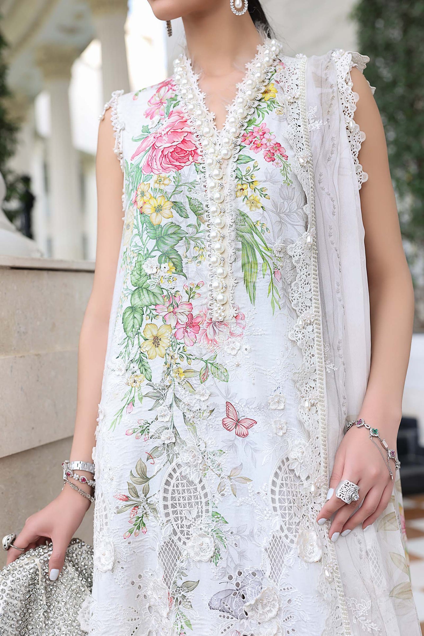 Off-White lawn Pakistani suit, EL-26-03 style, embroidery detail