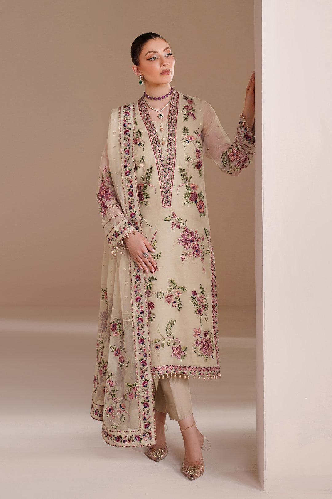 Alizeh Victoria Style — Mairaz Three-Piece Suit