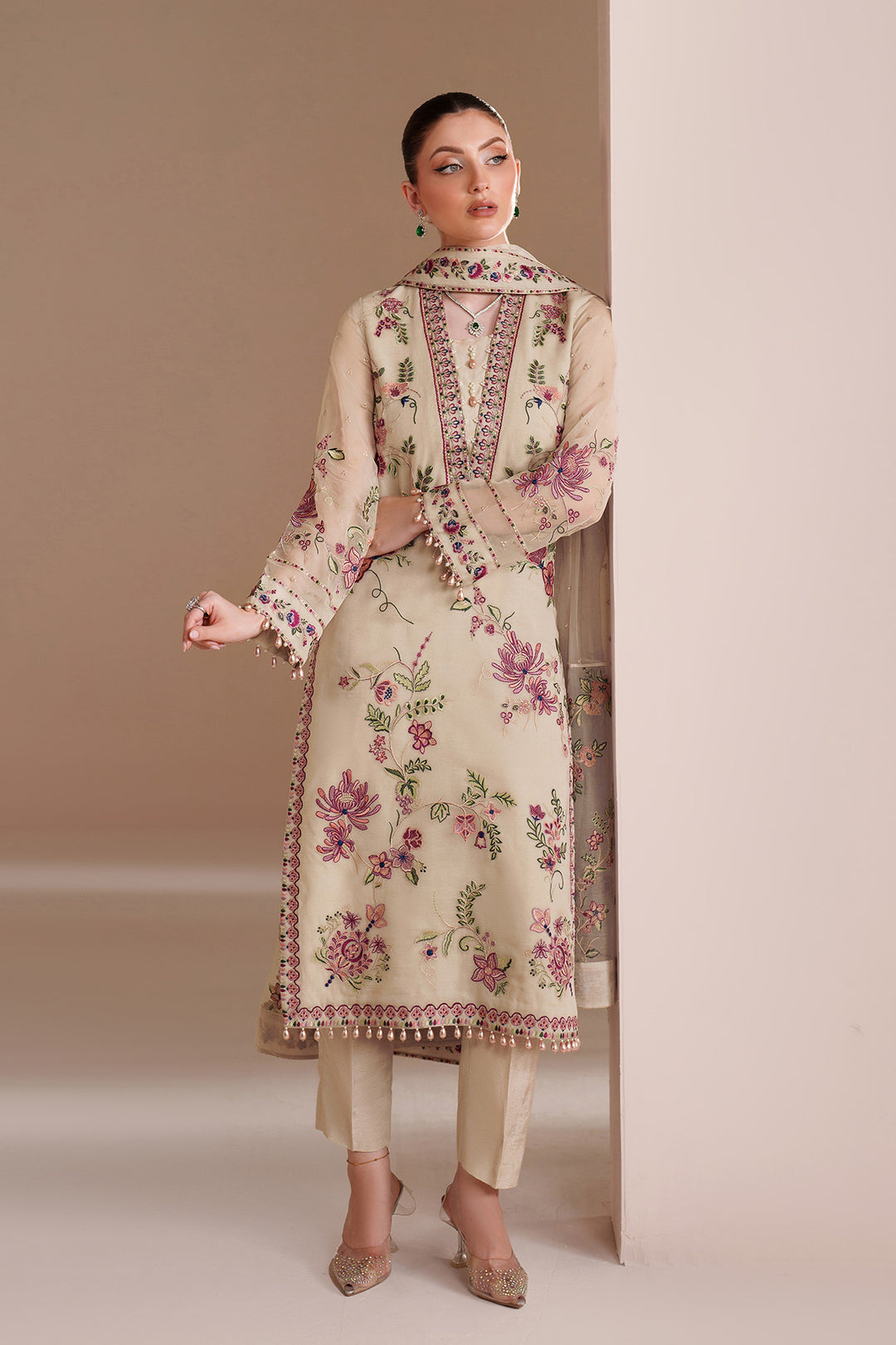 Alizeh Victoria Style — Mairaz Three-Piece Suit