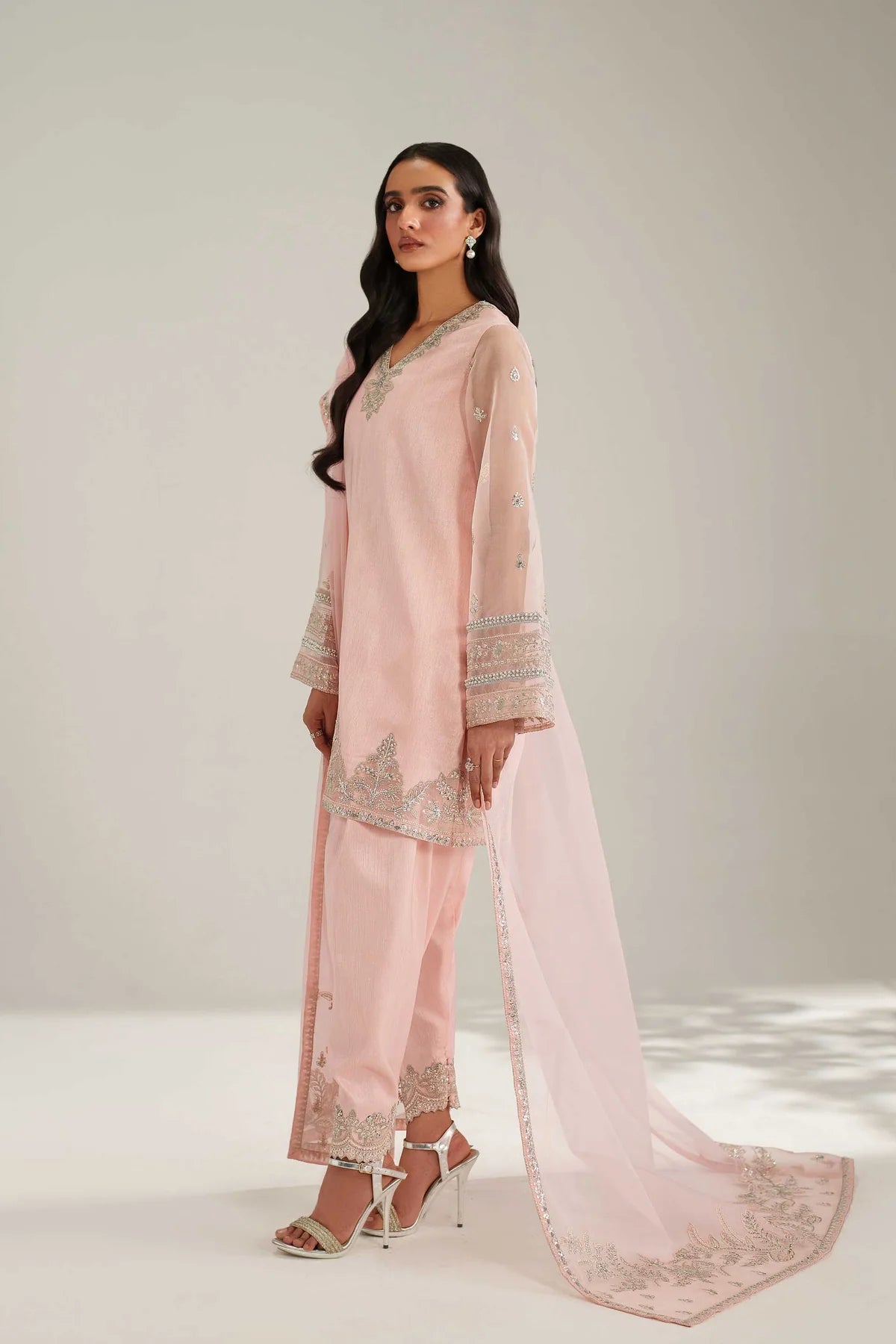Akbar Aslam Lizaye style — Mairaz Korean silk three-piece suit reference, view 3 of 4