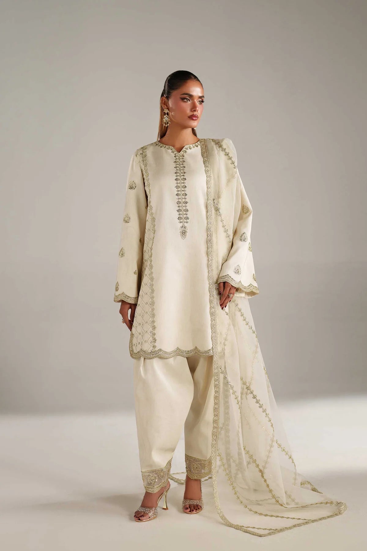 Akbar Aslam Ruqai style — Mairaz Korean silk three-piece suit reference, view 1 of 5