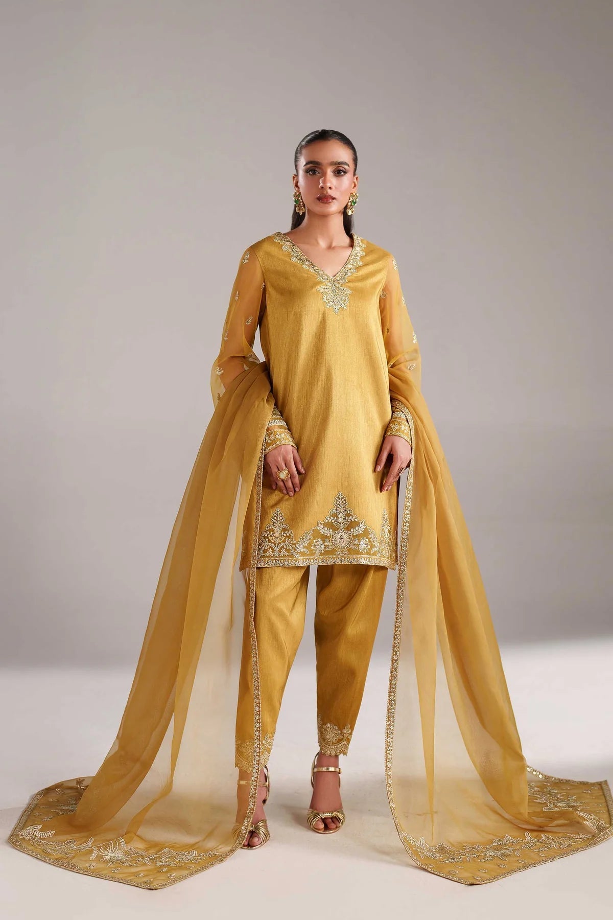 Akbar Aslam Paree style — Mairaz Korean silk three-piece suit reference, view 3 of 5