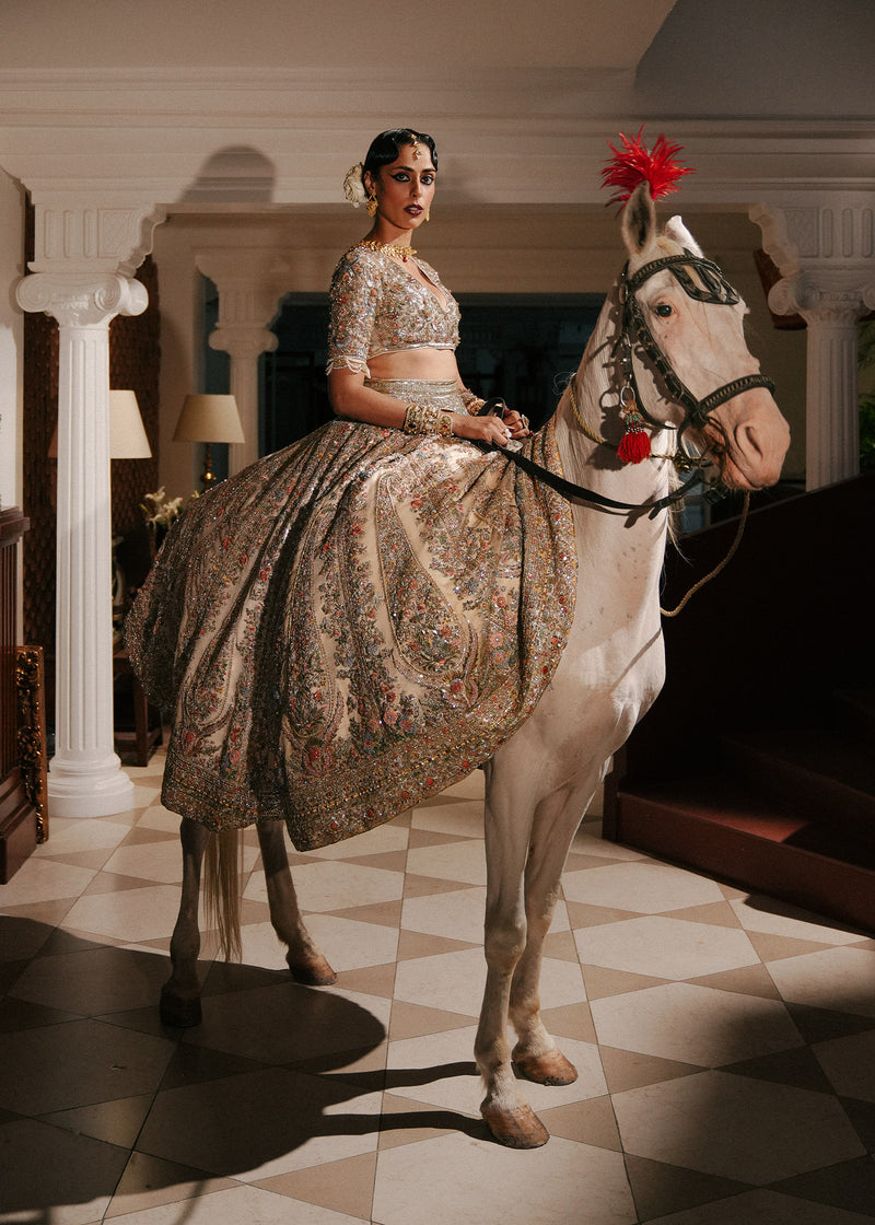 Hussain Rehar Sawara Style by Mairaz, embroidery detail view 9