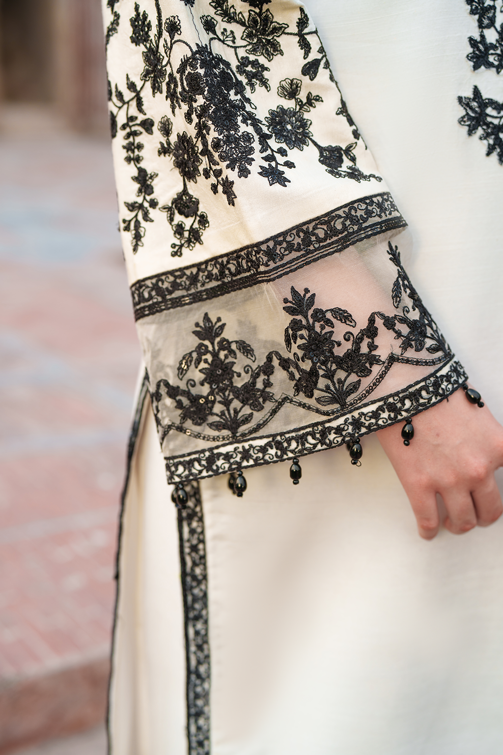 Saad Shaikh – Isle Style — Mairaz reproduction, product view 4 of 6