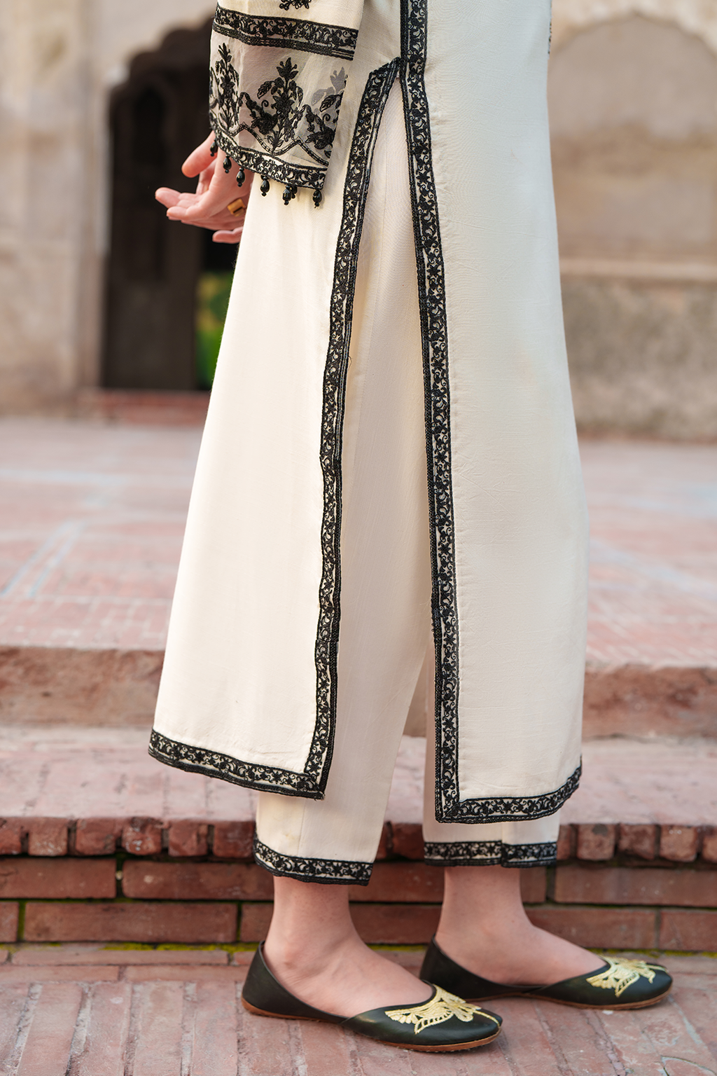 Saad Shaikh – Isle Style — Mairaz reproduction, product view 5 of 6