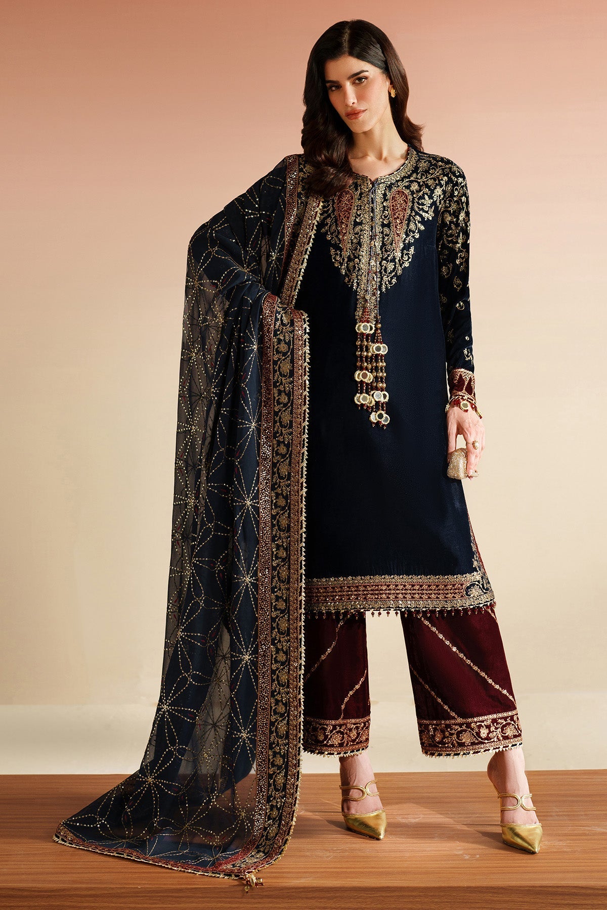 Jazmin VVF D-7 style — Mairaz embroidered velvet three-piece suit reference, view 11 of 11