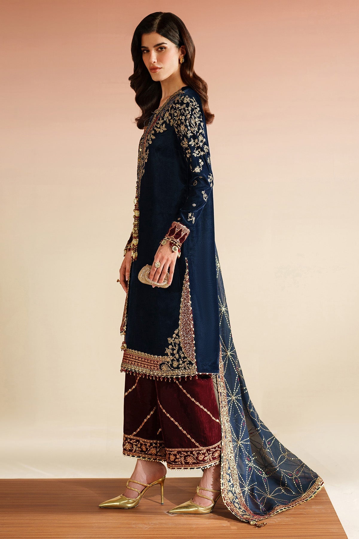 Jazmin VVF D-7 style — Mairaz embroidered velvet three-piece suit reference, view 8 of 11
