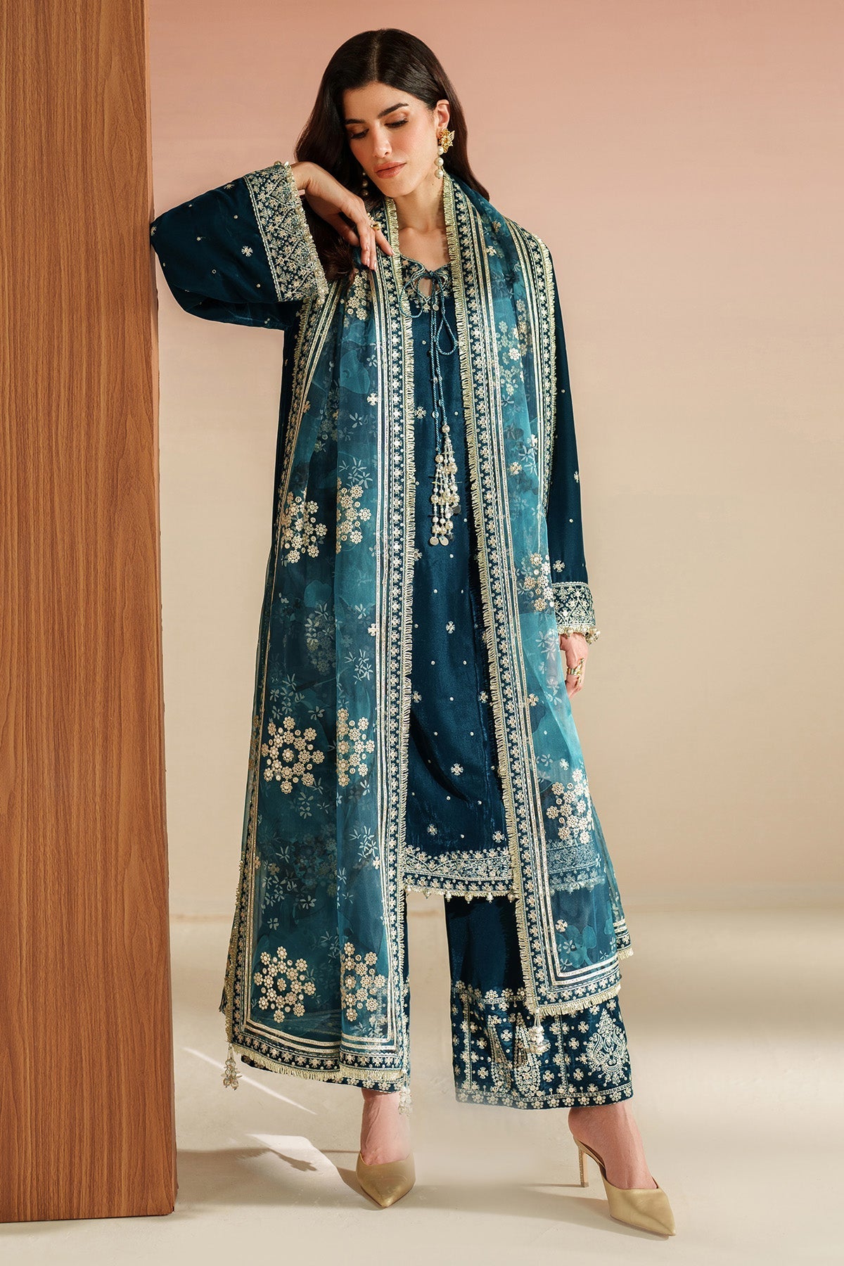 Mairaz Embroidered Velvet Suit — VVF D-2