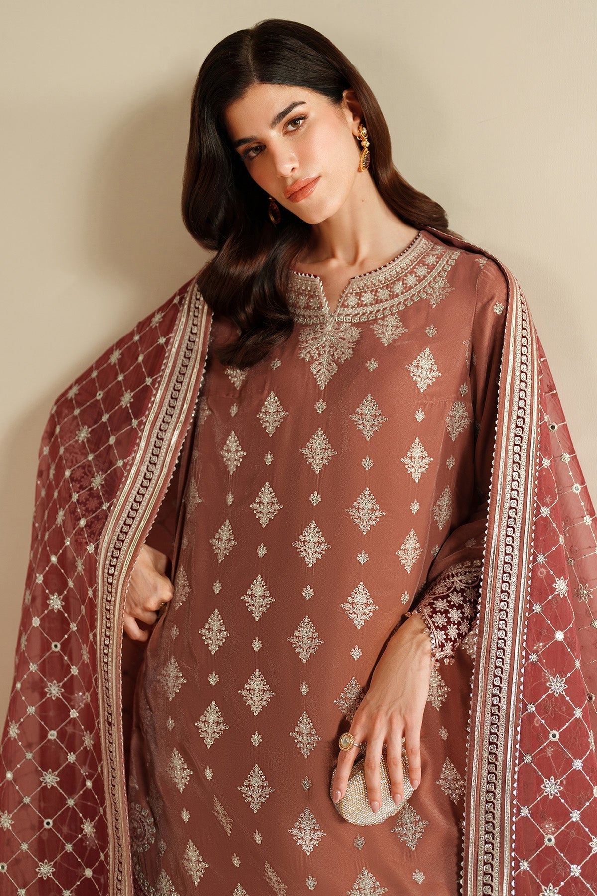 Jazmin VVF D-3 style — Mairaz embroidered velvet three-piece suit reference, view 9 of 12