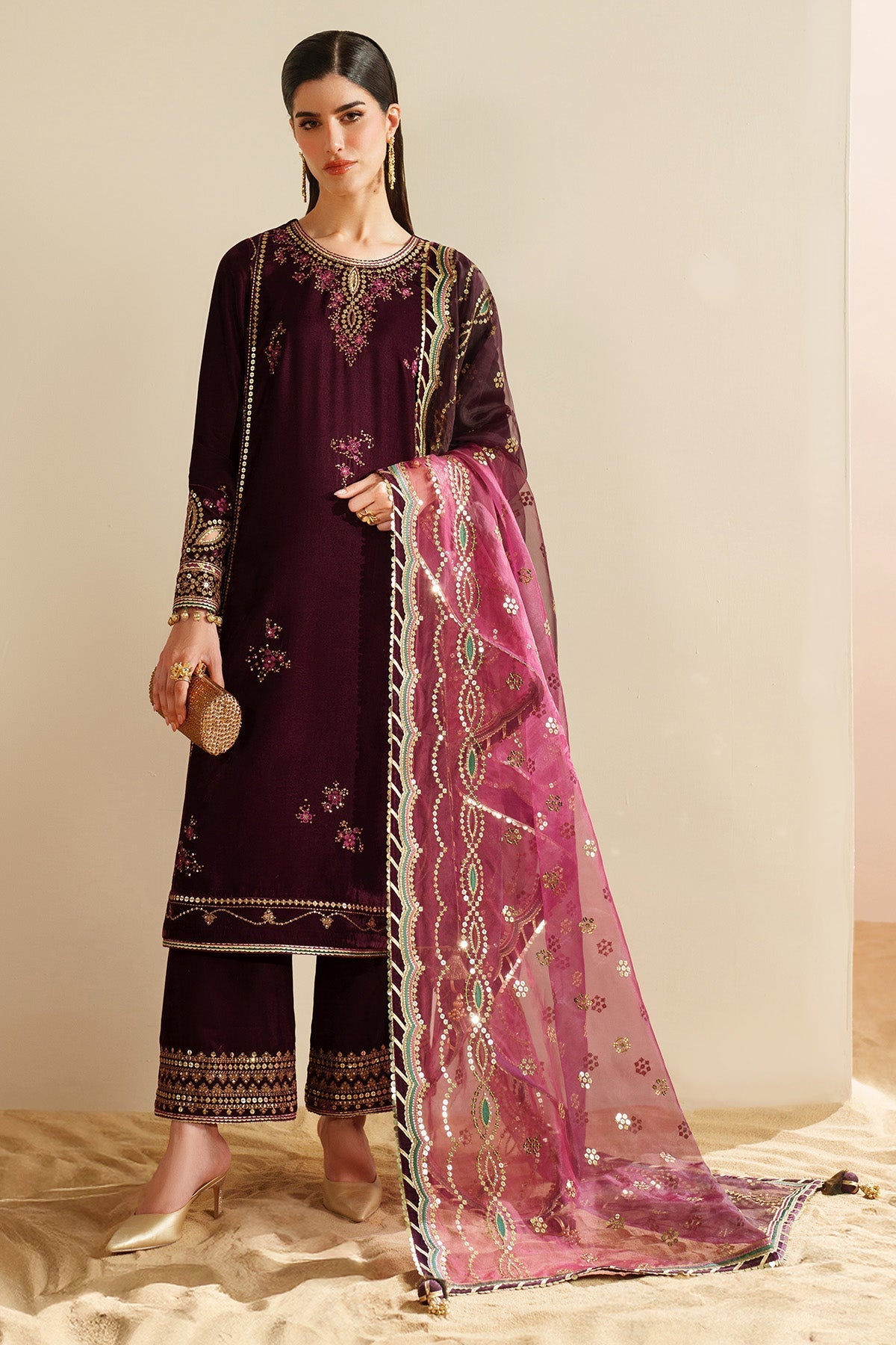Jazmin VVF D-4 style — Mairaz embroidered velvet three-piece suit reference, view 4 of 9